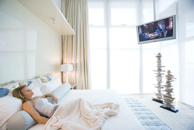 đặt tivi trong phòng ngủ