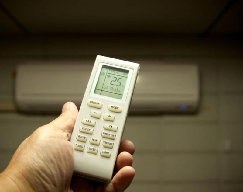 remote máy lạnh không tắt được
